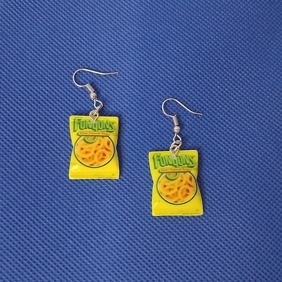 Pierced Earrings - Picture 3 of 3